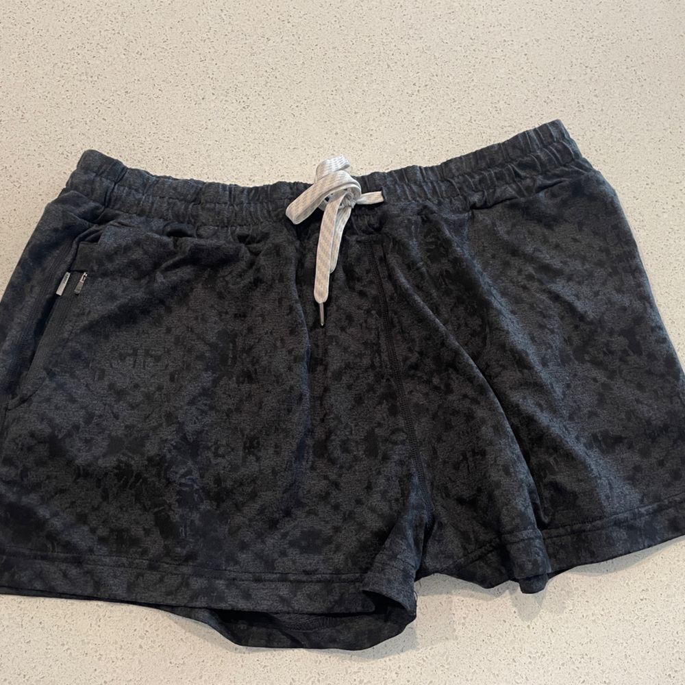 Vuori women’s shorts
